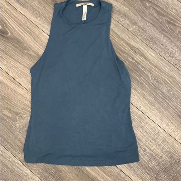 Gorgeous Fitted Tank Top - Picture 5 of 6